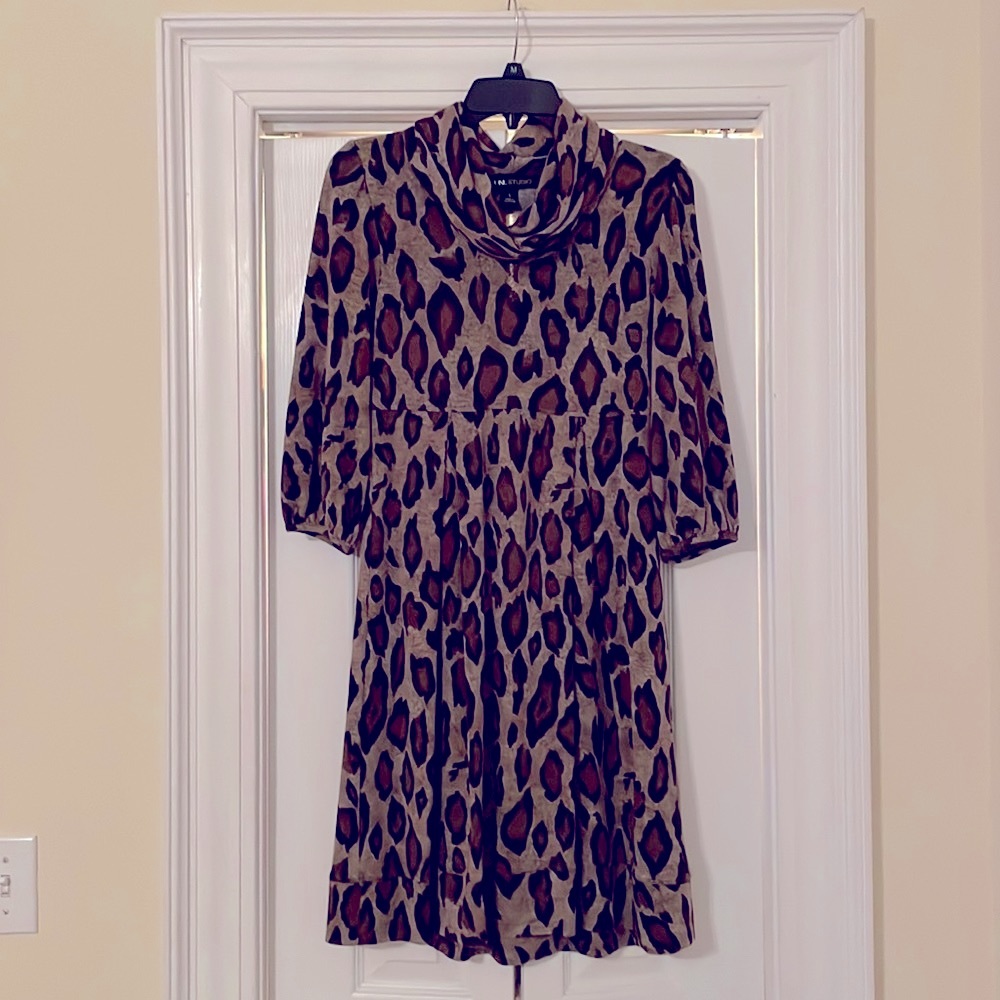 Cheetah print cowlick collar dress
